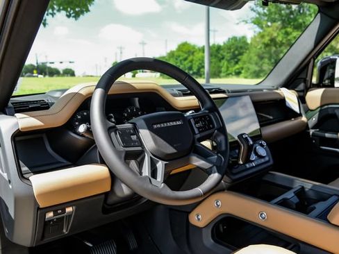 New 2026 Land Rover Defender 110 X-Dynamic SE AWD/4WD image 2