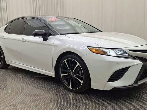 Certified 2019 Toyota Camry XSE image 5