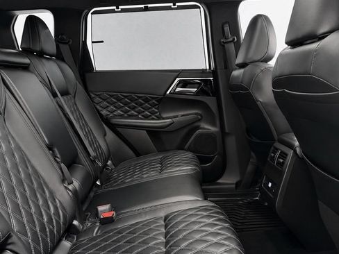 Used 2023 Mitsubishi Outlander SEL Black Edition AWD/4WD image 17