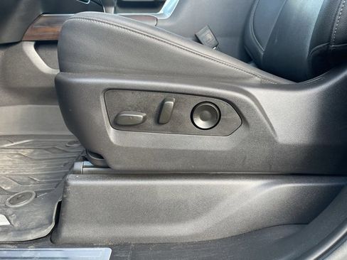 Used 2023 GMC Sierra 1500 SLT image 13