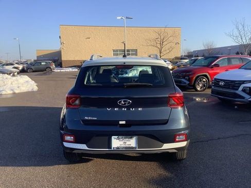 Certified 2026 Hyundai Venue SEL image 7