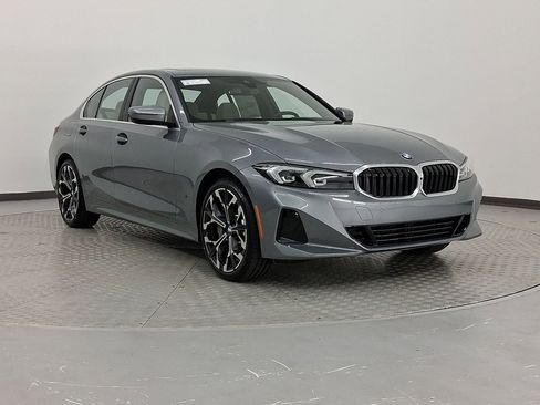 New 2026 BMW 330i Sedan w/ Premium Package image 7