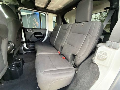 Used 2018 Jeep Wrangler Unlimited Sport S AWD/4WD image 16