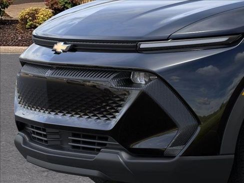 New 2026 Chevrolet Equinox EV LT image 13