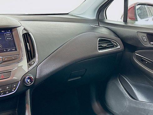Used 2019 Chevrolet Cruze LT image 22