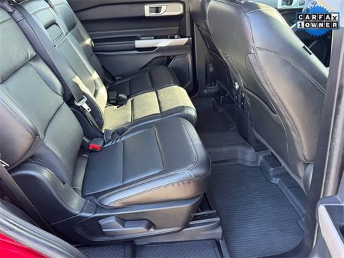 Used 2022 Ford Explorer Limited w/ Equipment Group 301A image 17