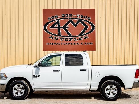 Used 2023 RAM 1500 Classic SLT w/ Trailer & Traction Group image 7