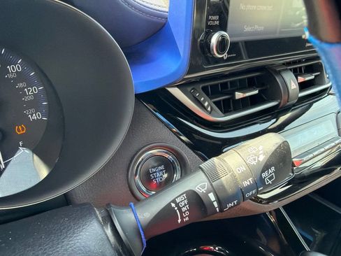 Used 2021 Toyota C-HR XLE FWD image 23
