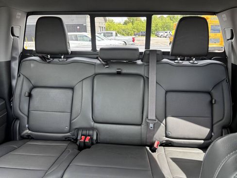 Used 2024 GMC Sierra 1500 Denali w/ Technology Package AWD/4WD image 31