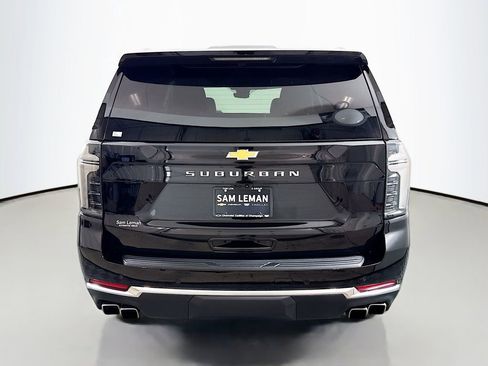 Used 2025 Chevrolet Suburban High Country AWD/4WD image 6
