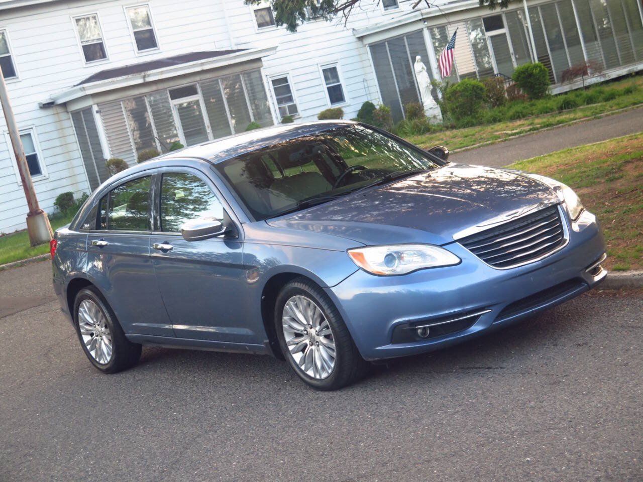 Used 2011 Chrysler 200 Limited FWD image 24