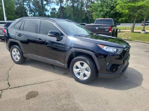 Certified 2021 Toyota RAV4 XLE FWD image 8