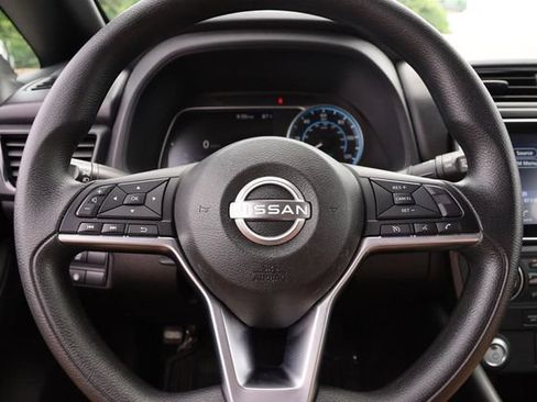 Certified 2025 Nissan Leaf S FWD image 10