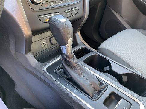 Used 2017 Ford Escape SE w/ SE Cold Weather Package AWD/4WD image 33