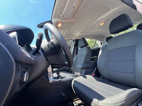 Used 2017 Chevrolet Cruze LT FWD image 16