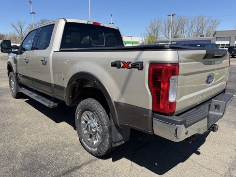 Used 2017 Ford F250 Lariat w/ Lariat Ultimate Package AWD/4WD image 3