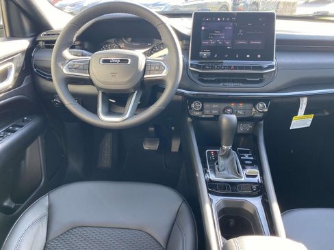 New 2026 Jeep Compass Latitude AWD/4WD image 10