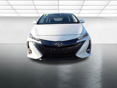 Used 2018 Toyota Prius Prime Advanced image 3