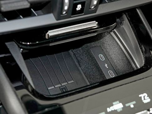 New 2026 Porsche Cayenne AWD/4WD image 32