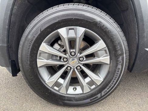 Used 2025 Chevrolet Equinox LT FWD image 11