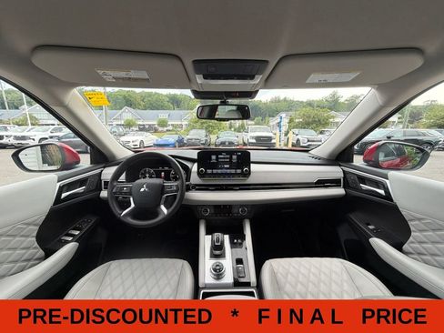 Used 2023 Mitsubishi Outlander SEL AWD/4WD image 45