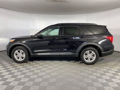Used 2023 Ford Explorer XLT AWD/4WD image 7