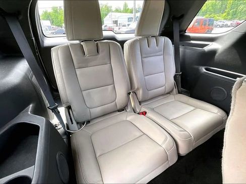 Used 2011 Ford Explorer XLT w/ 202A Rapid Spec Order Code FWD image 30