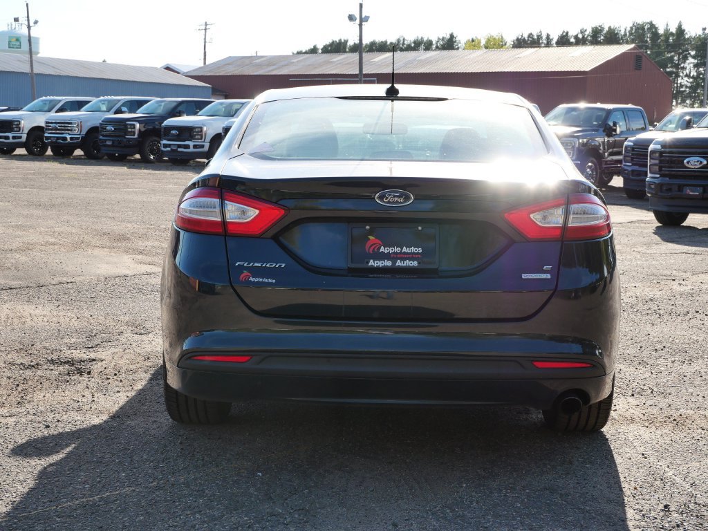 Used 2014 Ford Fusion SE w/ Equipment Group 202A FWD image 5