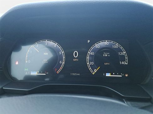 Certified 2024 Jeep Grand Cherokee Limited w/ Black Appearance Package image 19