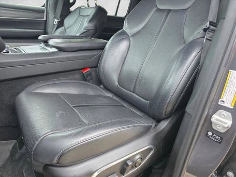 Used 2024 Jeep Wagoneer L Series II w/ Flexible Seating Group RWD image 12