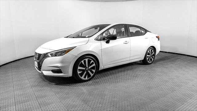 Used 2022 Nissan Versa SR FWD image 2