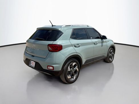 Used 2026 Hyundai Venue SEL FWD image 7