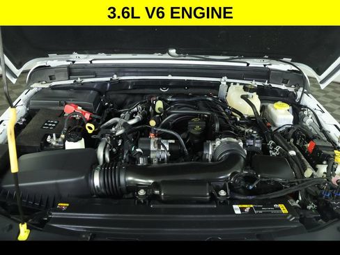 Used 2022 Jeep Wrangler Unlimited Sport AWD/4WD image 3