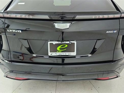 Used 2025 Cadillac Lyriq Sport image 11