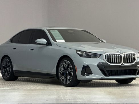 Used 2026 BMW i5 eDrive40 w/ M Sport Package RWD image 6
