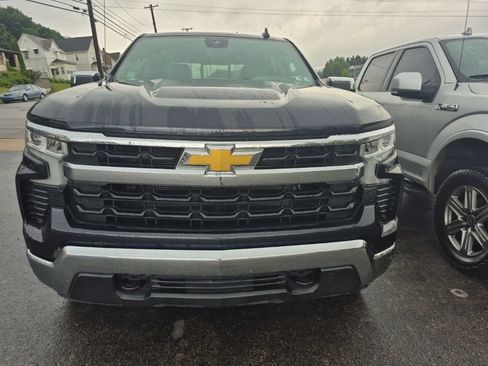 Used 2023 Chevrolet Silverado 1500 LT AWD/4WD image 2