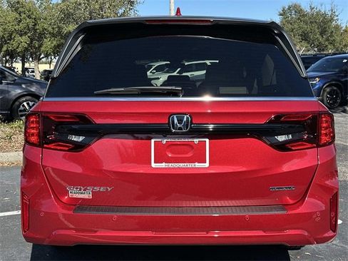 New 2026 Honda Odyssey Touring image 4