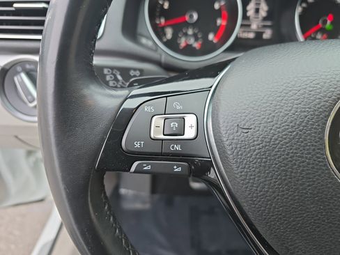 Used 2018 Volkswagen Passat 2.0T R-Line image 18