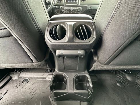 Used 2022 Jeep Gladiator Sport AWD/4WD image 6