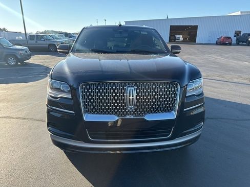 Used 2024 Lincoln Navigator Reserve image 6