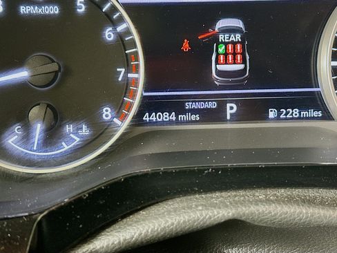 Used 2024 Nissan Pathfinder SV image 19