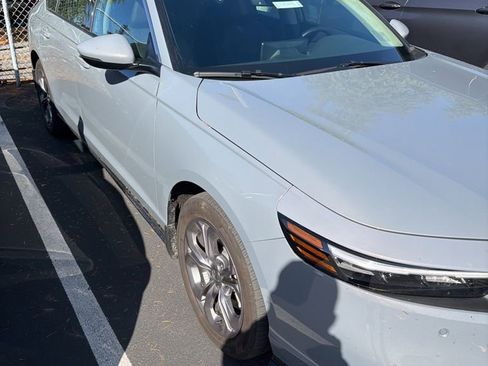 Used 2025 Honda Accord EX-L image 3