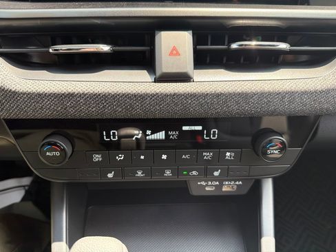 Used 2026 Subaru Outback Premium AWD/4WD image 19