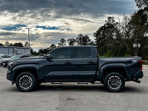 Certified 2025 Toyota Tacoma TRD Off-Road image 5