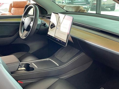 Used 2023 Tesla Model Y Long Range AWD/4WD image 22