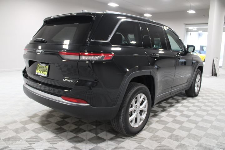 Used 2023 Jeep Grand Cherokee Limited AWD/4WD image 10