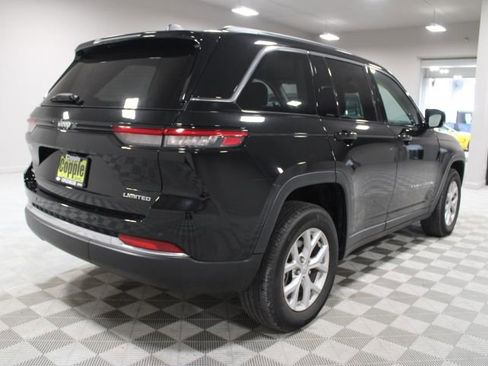 Used 2023 Jeep Grand Cherokee Limited AWD/4WD image 10