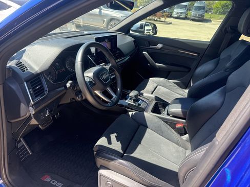 Used 2022 Audi SQ5 Premium w/ Convenience Package image 9