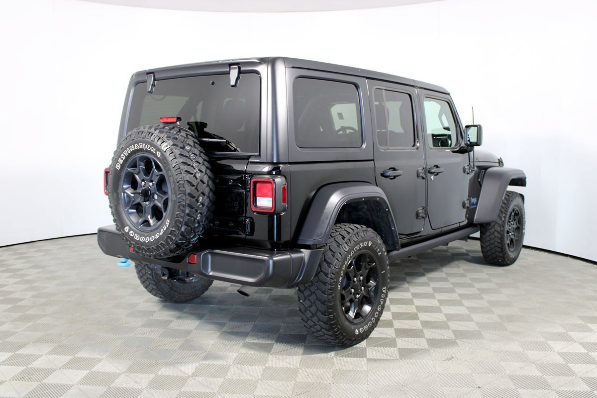 Used 2023 Jeep Wrangler Unlimited w/ Cold Weather Group AWD/4WD image 6