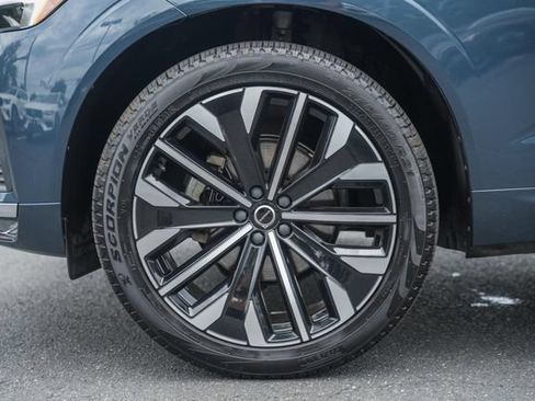 Certified 2022 Volvo XC60 B5 Inscription AWD/4WD image 18